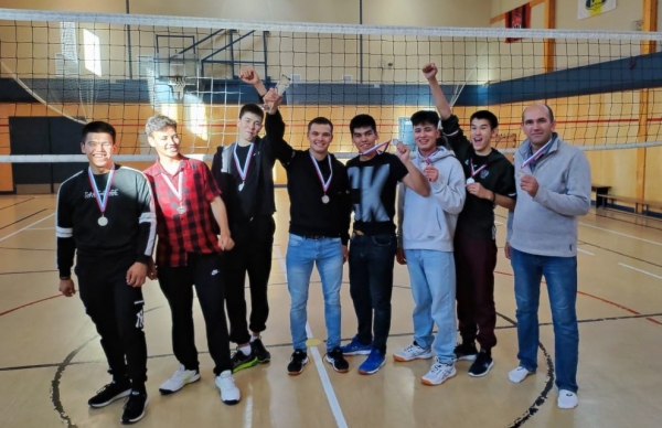 Выпускник. Учитель. Защитник Родины 